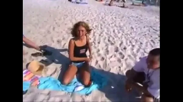 Büyük Girl strips naked in front of friends showing her sexy sıcak Tüp