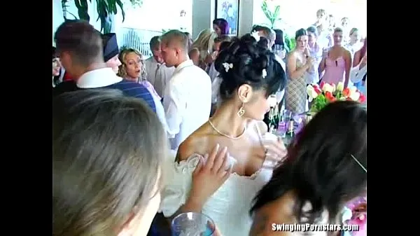 Velika Wedding whores are fucking in public topla cev