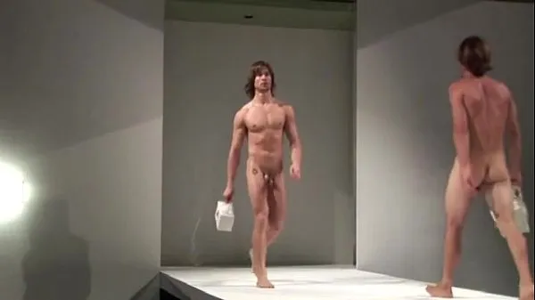Naked hunky men modeling purses Tabung hangat yang besar