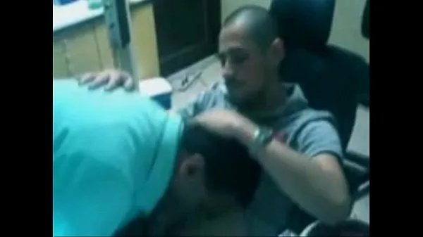 Stort Gay Indian Dr gives bj to patient varmt rør