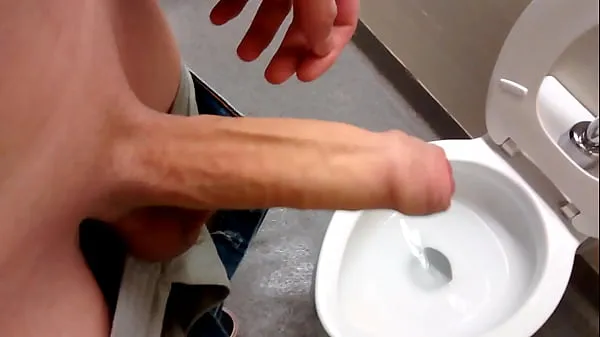 큰 Foreskin in Public Washroom 따뜻한 튜브