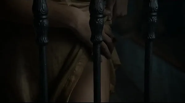 Velká Rosabell Laurenti in Game of Thrones teplá trubice