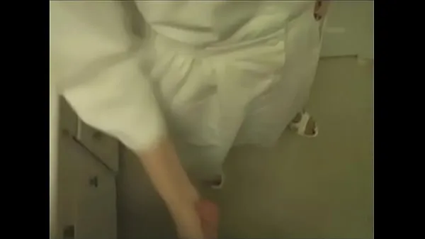 큰 Naughty nurse gives patient a handjob 따뜻한 튜브