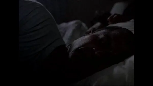 Scene from X-Files - Home Episode Tabung hangat yang besar