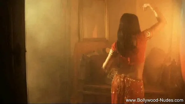 In Love With Bollywood Girl Tabung hangat yang besar