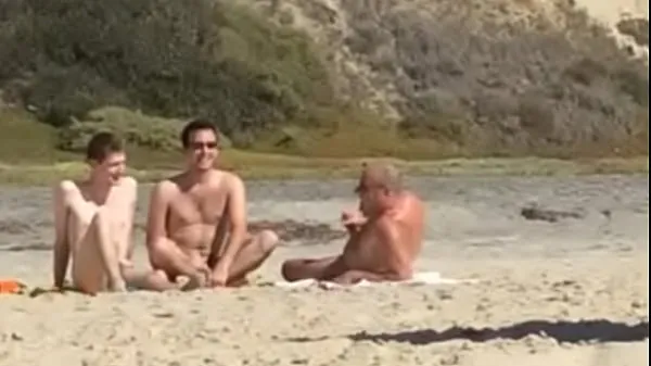 Stort Guys caught jerking at nude beach varmt rør