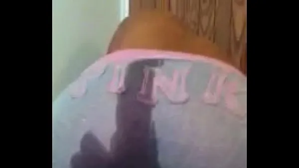 Carly making herself squirt in her trackies أنبوب دافئ كبير