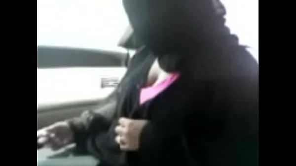 Velika ARABIAN CAR SEX WITH WOMEN topla cev