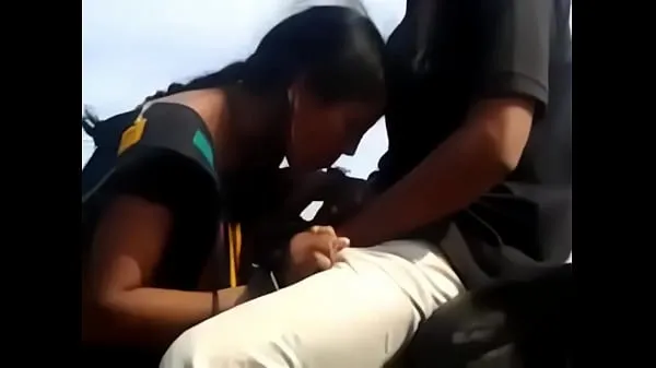 Nagy desi couple having quickie by the road while friend films meleg cső