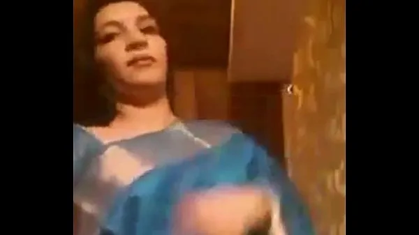 Veľká Hot Indian Aunty removing saree teplá trubica