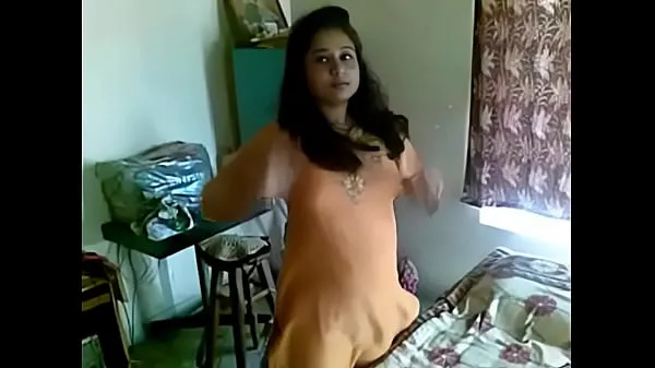 Ống ấm áp Young Indian Bhabhi in bed with her Office Colleague lớn