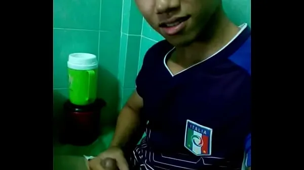 Veľká Vietnamese boy shows off his dick teplá trubica