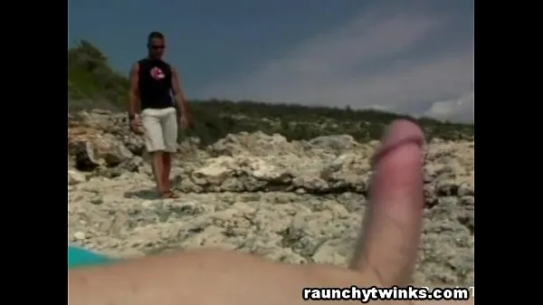 Stort Gay Jocks Gets Horny And Fucked By The Lake varmt rør