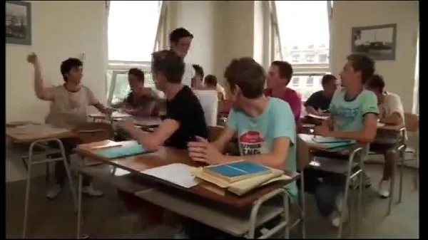 Grote Classmates Suck And Fuck Eachother Bareback warme buis