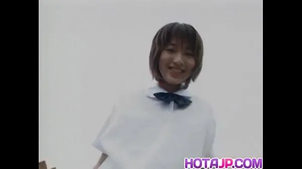 Stort Akane Yoshizawa in uniform gives blowjob varmt rör