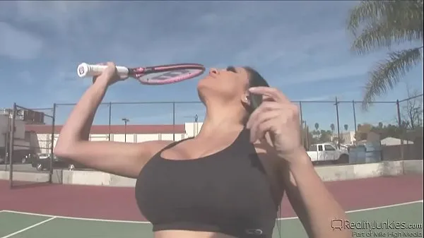 Velká Audrey Bittoni After Tennis Fuck teplá trubice