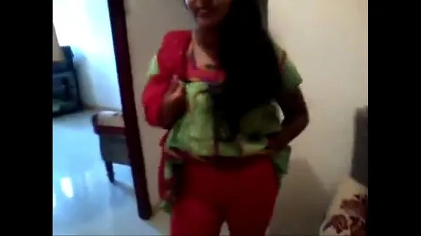 Velká Indian girl showing her pussy teplá trubice