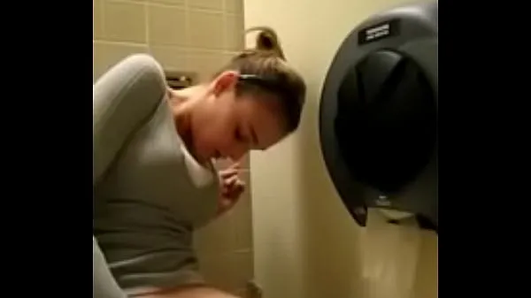 Velká Girlfriend recording while masturbating in bathroom sexy More Videos on teplá trubice