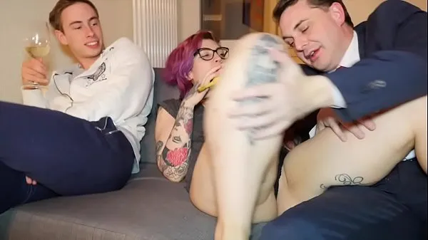 Grote ALISON GUGLIELMETTI PUT A BANANA IN HER PUSSY IN FRONT OF MAX FELICITAS AND ANDR warme buis