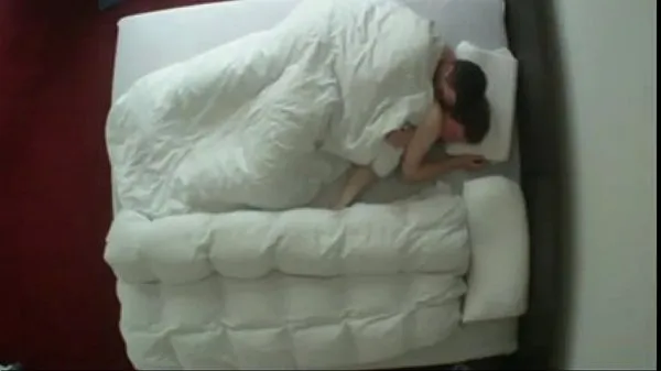 Большая Ложусь в постель с мамой в законе - больше видео на теплая трубка