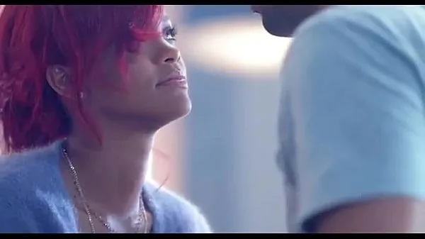 Rihanna - What's My Name ft. Drake Tabung hangat yang besar