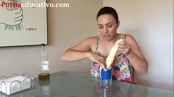 Duża Pamela Sanchez explains how to make your own homemade vajinolata ciepła tuba
