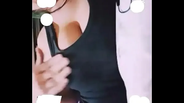 Big Venezuelan showing her huge tits warm Tube