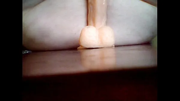 Grande Riding my dildo while I watch porn pt 2 tubo quente