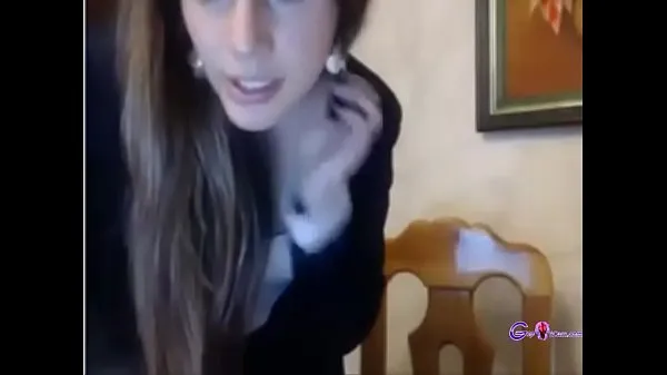 Veľká Hot Italian girl masturbating on cam teplá trubica