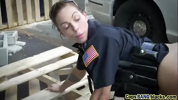 Nagy Two female cops fuck a black dude as his punishement meleg cső