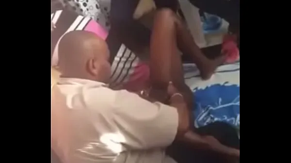 Veľká Ugandan Doctor teach how ladies squirt teplá trubica