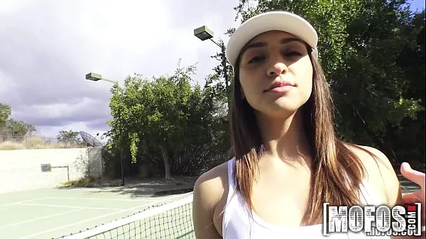 Veľká Mofos - Latina's Tennis Lessons teplá trubica