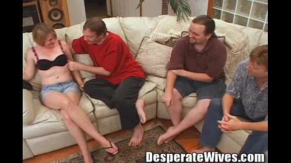 Velká Slut Wife Sally Gets Trained to Share All 3 Of Her Fuck Holes teplá trubice