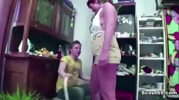 Velká Young Boy Seduce Step-Mom to Get First Fuck and Lost Virgin teplá trubice