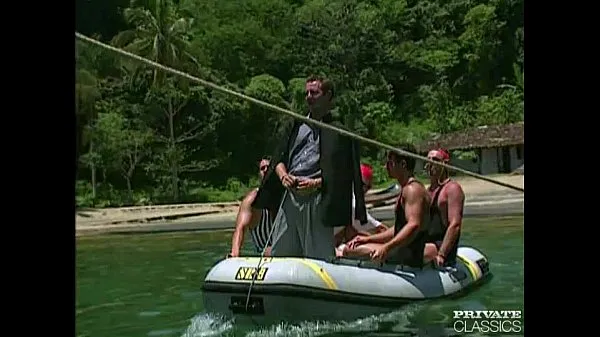 Anal Orgy in a Boat with the Brazilian 'Garotas Tiub hangat besar