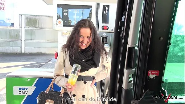 Velká Rescued woman on gas station pay the price with her body teplá trubice