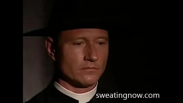Stort nun fucked by Priest varmt rör