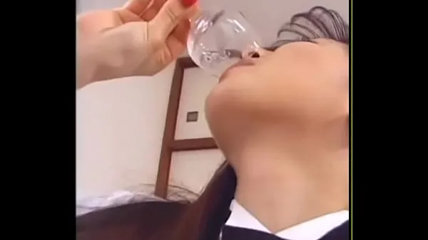 Stort Japanese Waitress Blowjobs And Cum Swallow varmt rör