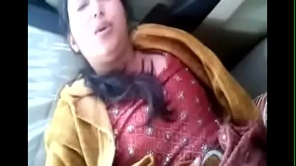 Μεγάλος Desi Couple doing sex in car θερμός σωλήνας