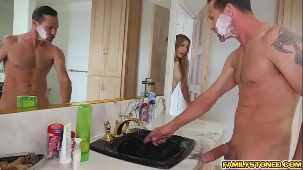 Grote Blair Williams heated on the bathroom with her stepdad warme buis