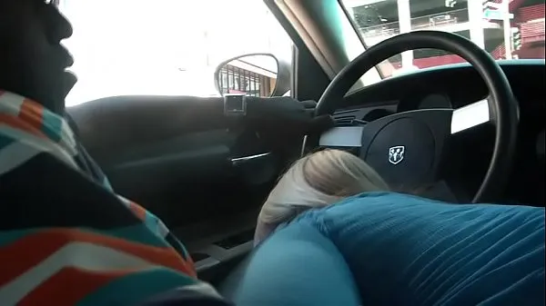 Grote wife sucks BBC for free taxi ride warme buis
