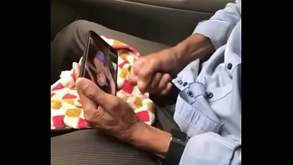 Stort Gay khmer old man jerking off on car varmt rør