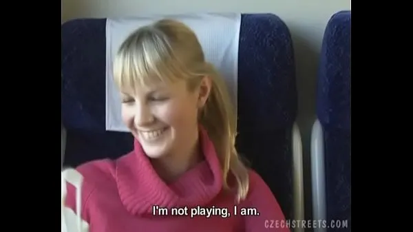 Stort Czech streets Blonde girl in train varmt rör