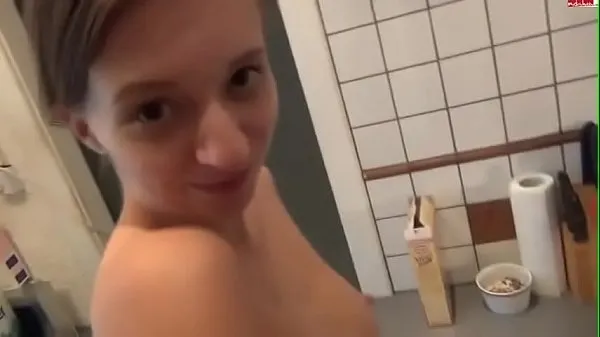 Stort FUCKED IN THE MORNING IN THE KITCHEN AND CUM IN COFFEE varmt rør