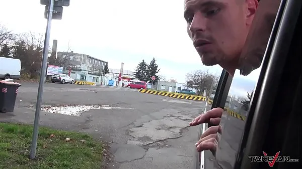 Stort Takevan Crazy homeless teenager fucked extremly raw in driving car varmt rör