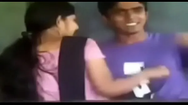 Suuri Indian students public romance in classroom lämmin putki