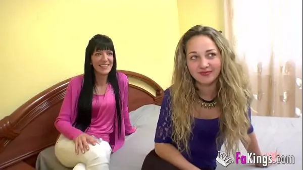 Velká Africa's best friend makes her porn debut thanks to her in an amazing threesome teplá trubice