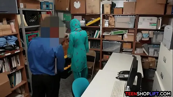 Arab teen shoplifter caught and fucked by security أنبوب دافئ كبير