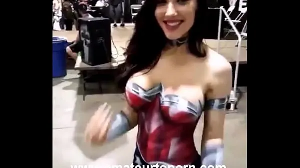 Naked Wonder Woman body painting,amateur teen أنبوب دافئ كبير