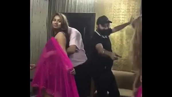 Desi mujra dance at rich man party Tiub hangat besar